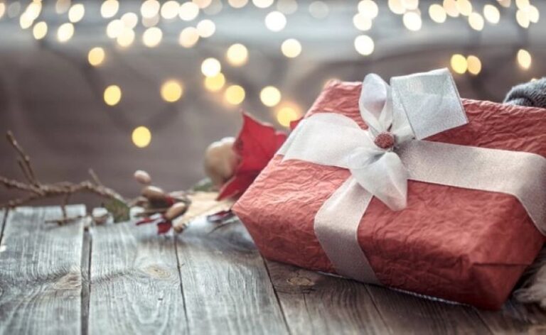 The Debate Continues: Real vs Full Artificial Christmas Trees